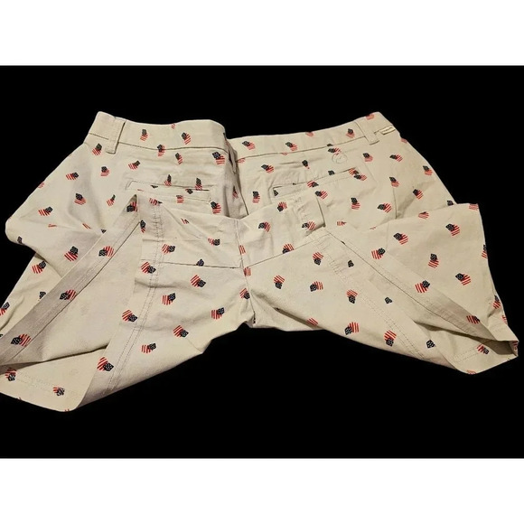 Magellan Outdoors Shorty Shorts American Flag Print Women's Plus Size 24 EUC - Picture 8 of 8